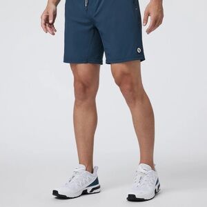 Men’s medium navy Vuori Kore Short 7” lined